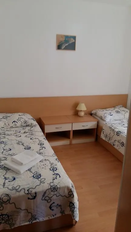 Apartments Mustac Drage