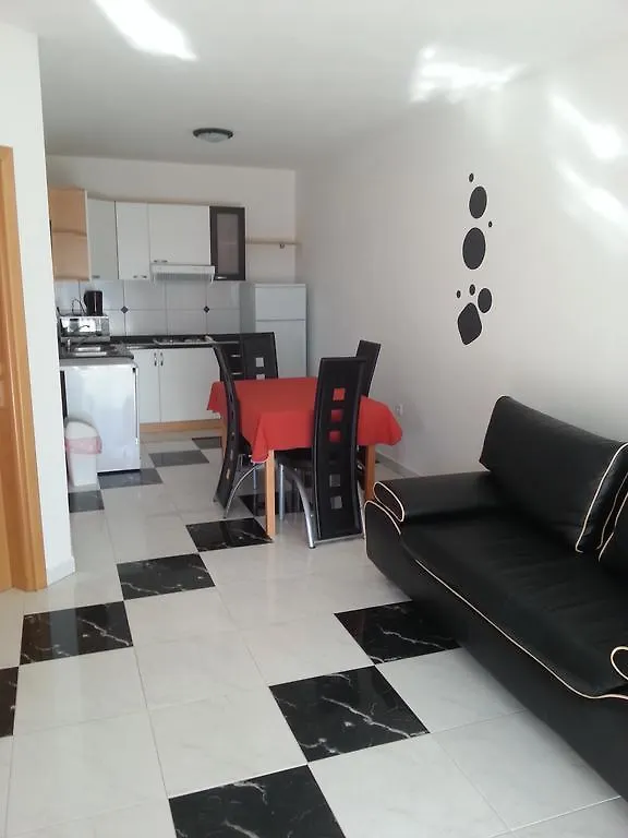 Apartments Mustac Drage