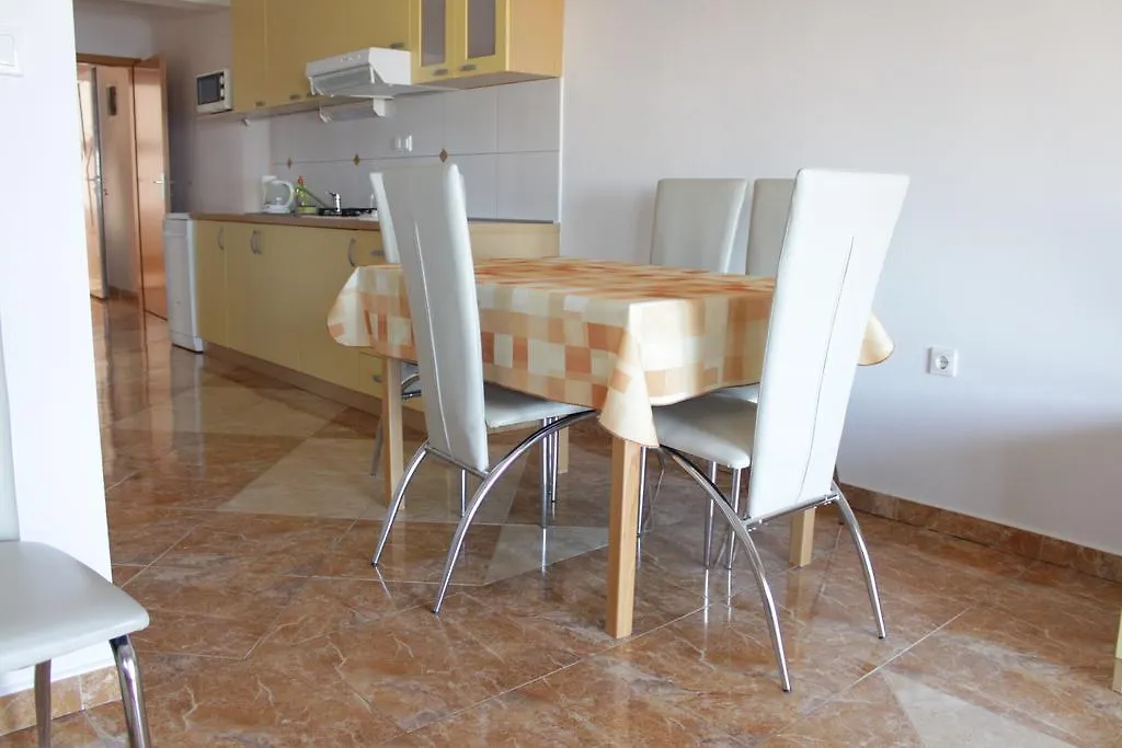 Apartments Mustac Drage