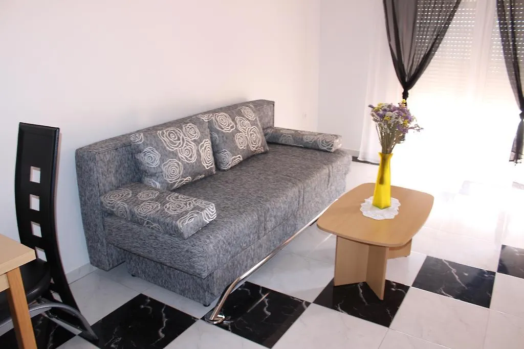 Apartments Mustac Drage